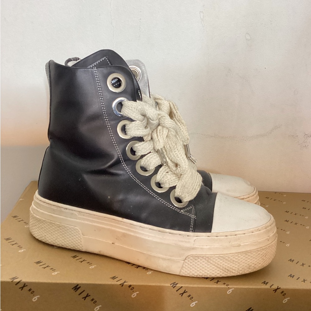 Calipso 300 V.1 cream laces